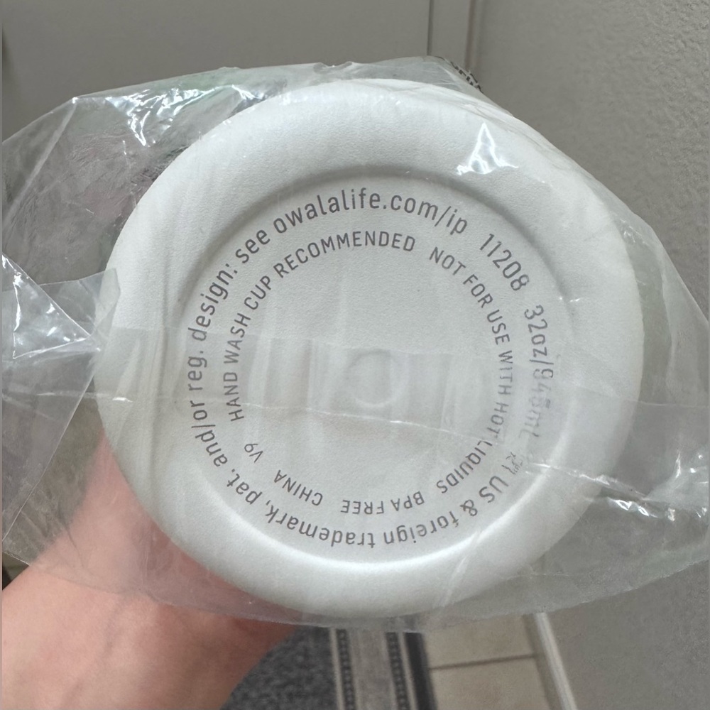 NWT Owala Color Drop 32oz FreeSip “CLOVER THE RAINBOW” - Picture 7 of 8